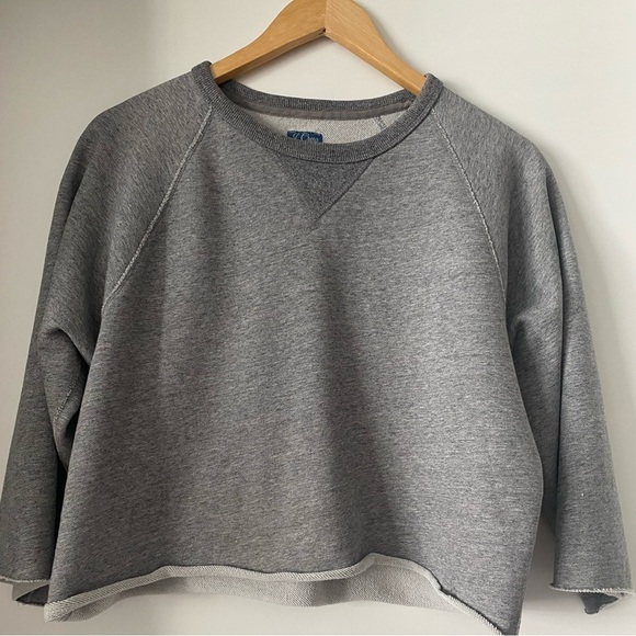 J. Crew Men's Vintage Fleece Grey Crew Neck Raw Hem Pullover Sweatshirt - Picture 1 of 9